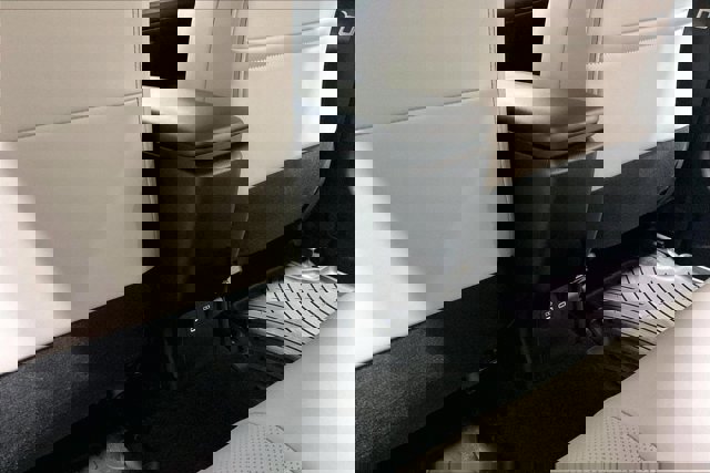 Used 2025 Toyota Prius XLE image 35