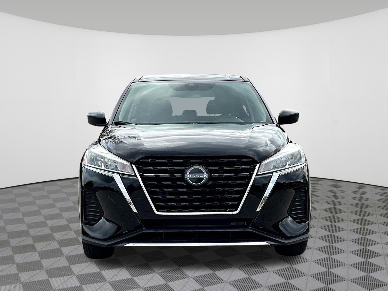 Used 2024 Nissan Kicks S image 2