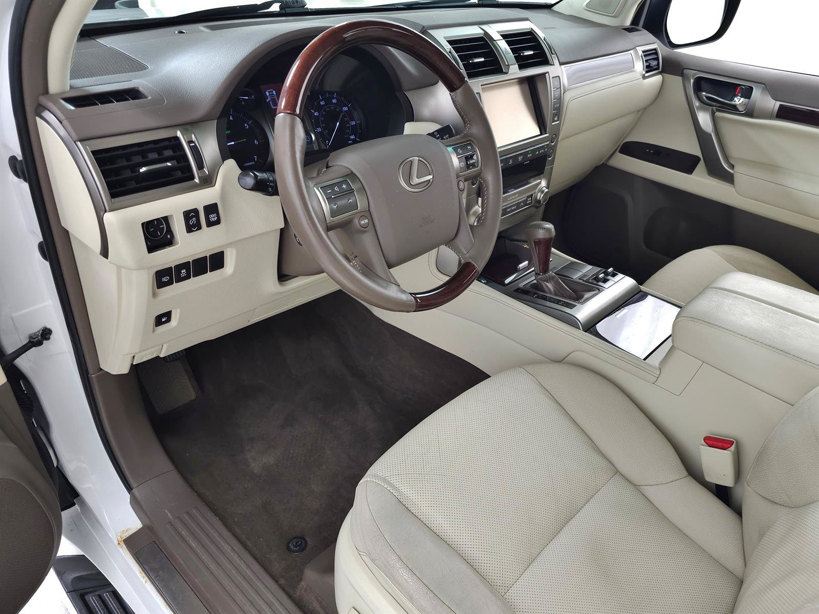 Used 2014 Lexus GX 460 w/ Premium Package AWD/4WD image 13