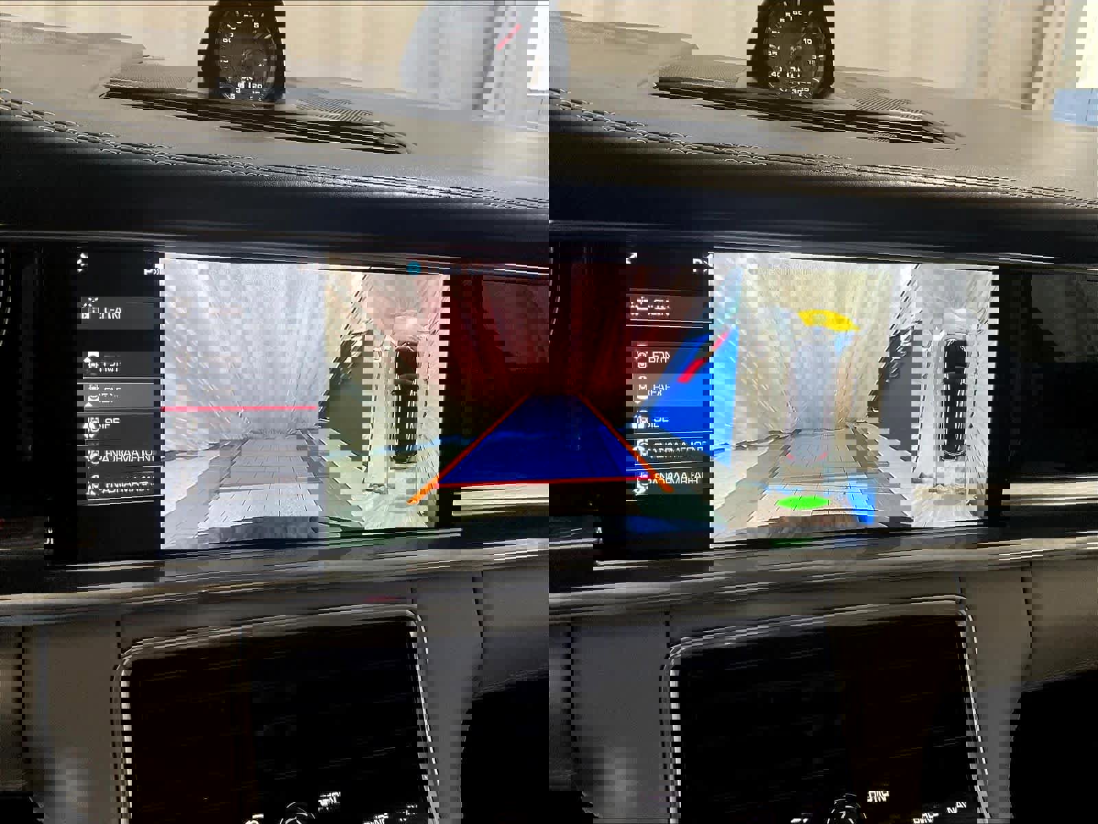 Used 2018 Porsche Panamera 4S image 19