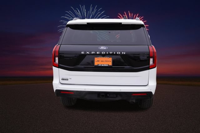 Used 2025 Ford Expedition Active AWD/4WD image 6