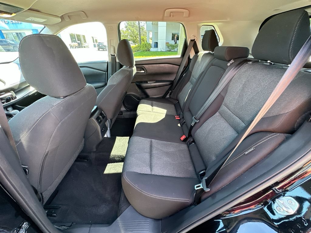 Used 2025 Nissan Rogue SV FWD image 22