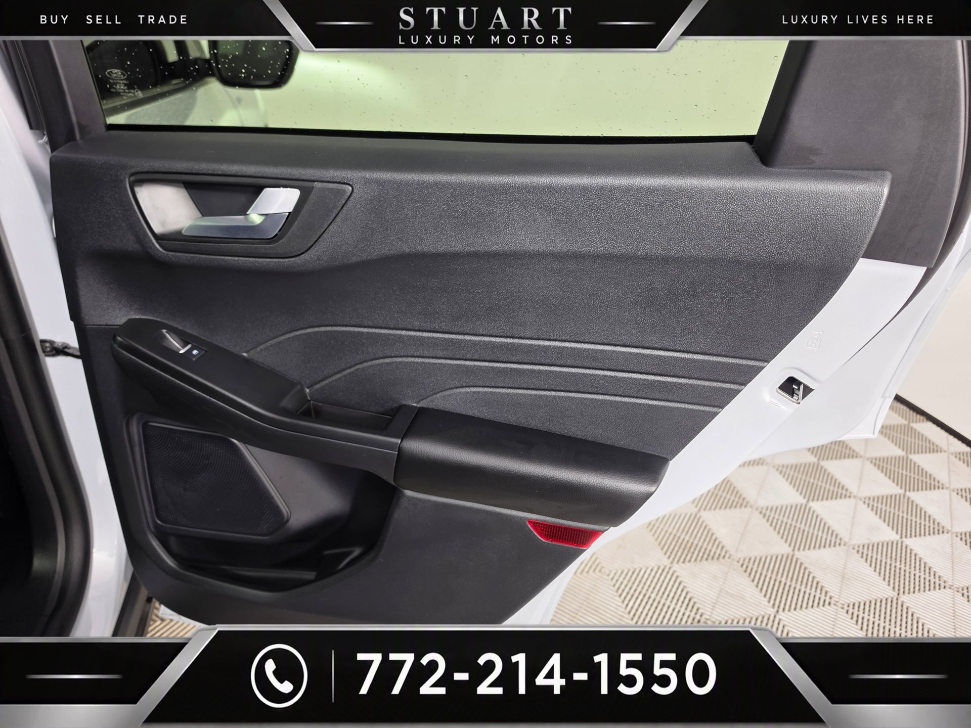 Used 2025 Ford Escape ST-Line w/ Equipment Group 301A FWD image 32