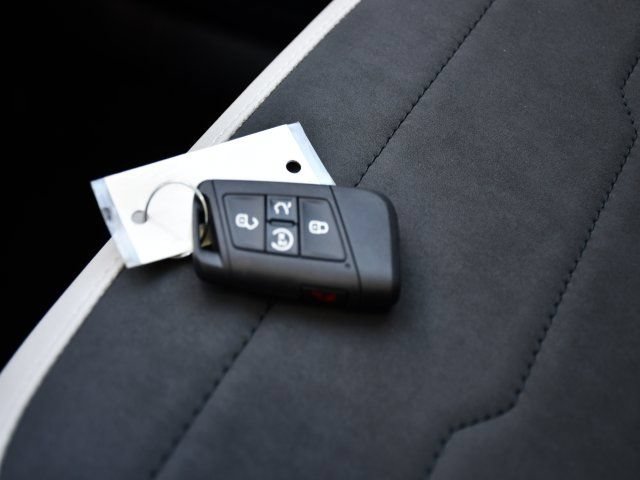 New 2026 Volkswagen Taos SE AWD/4WD image 14