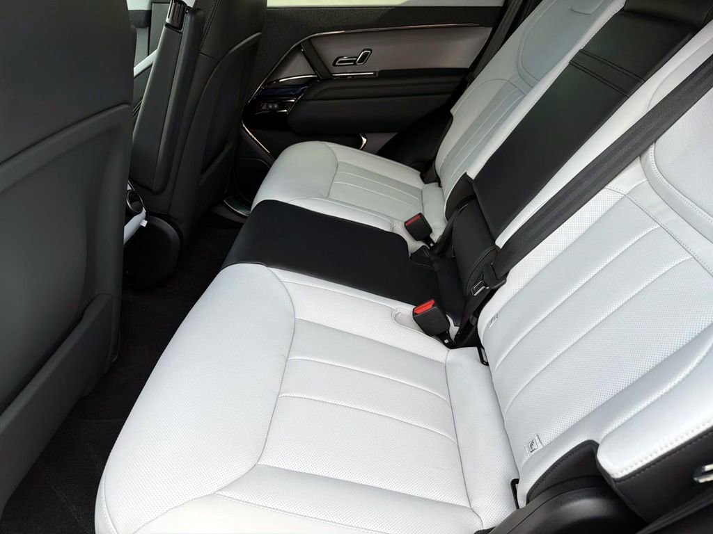 New 2026 Land Rover Range Rover Sport Dynamic SE image 13