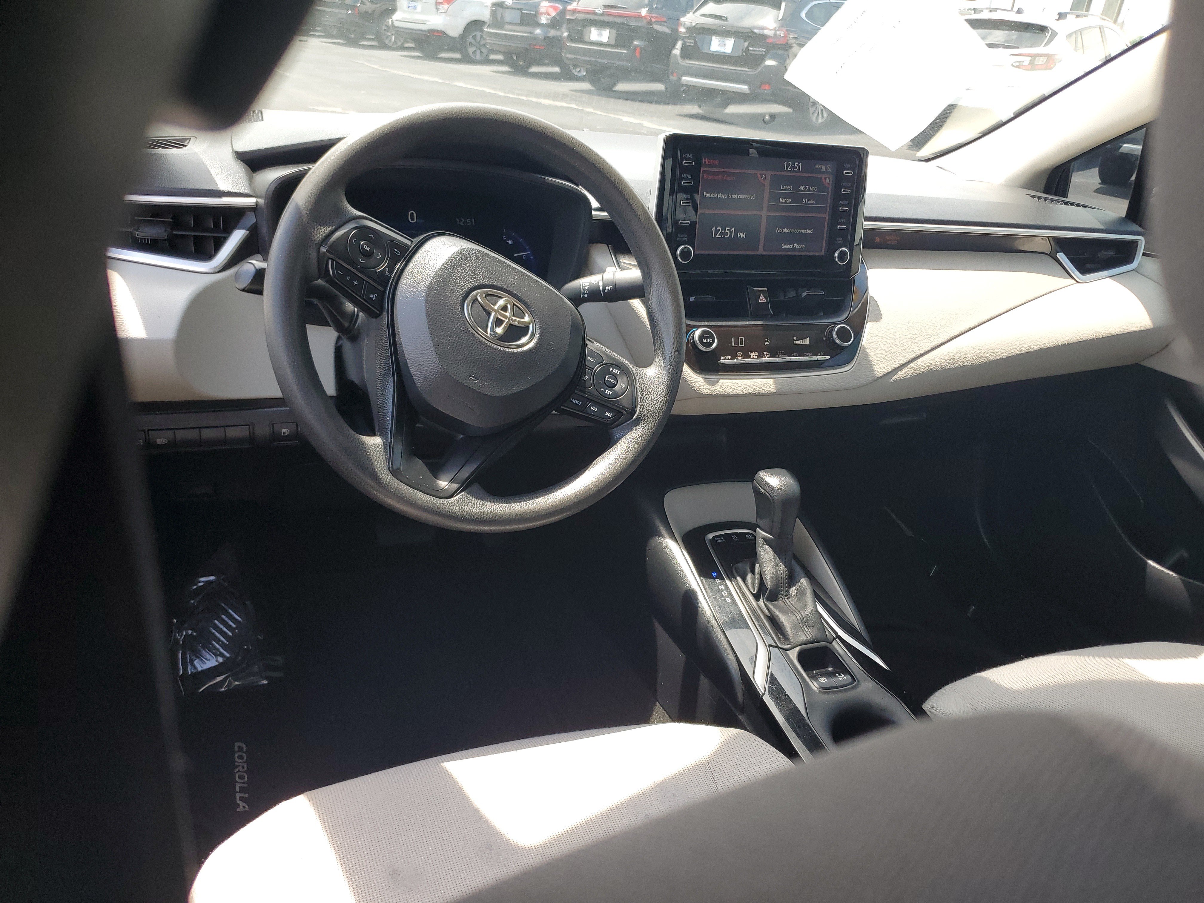 Used 2020 Toyota Corolla LE w/ Carpet Mat Package (TMS) FWD image 8