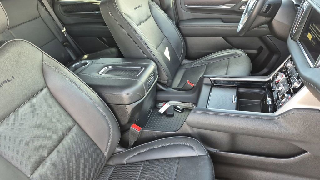 Used 2022 GMC Yukon Denali image 16