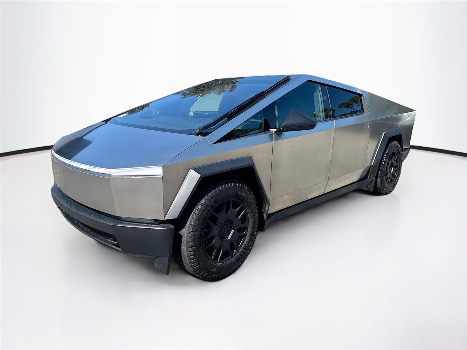 Used 2024 Tesla Cybertruck AWD Crew Cab image 1