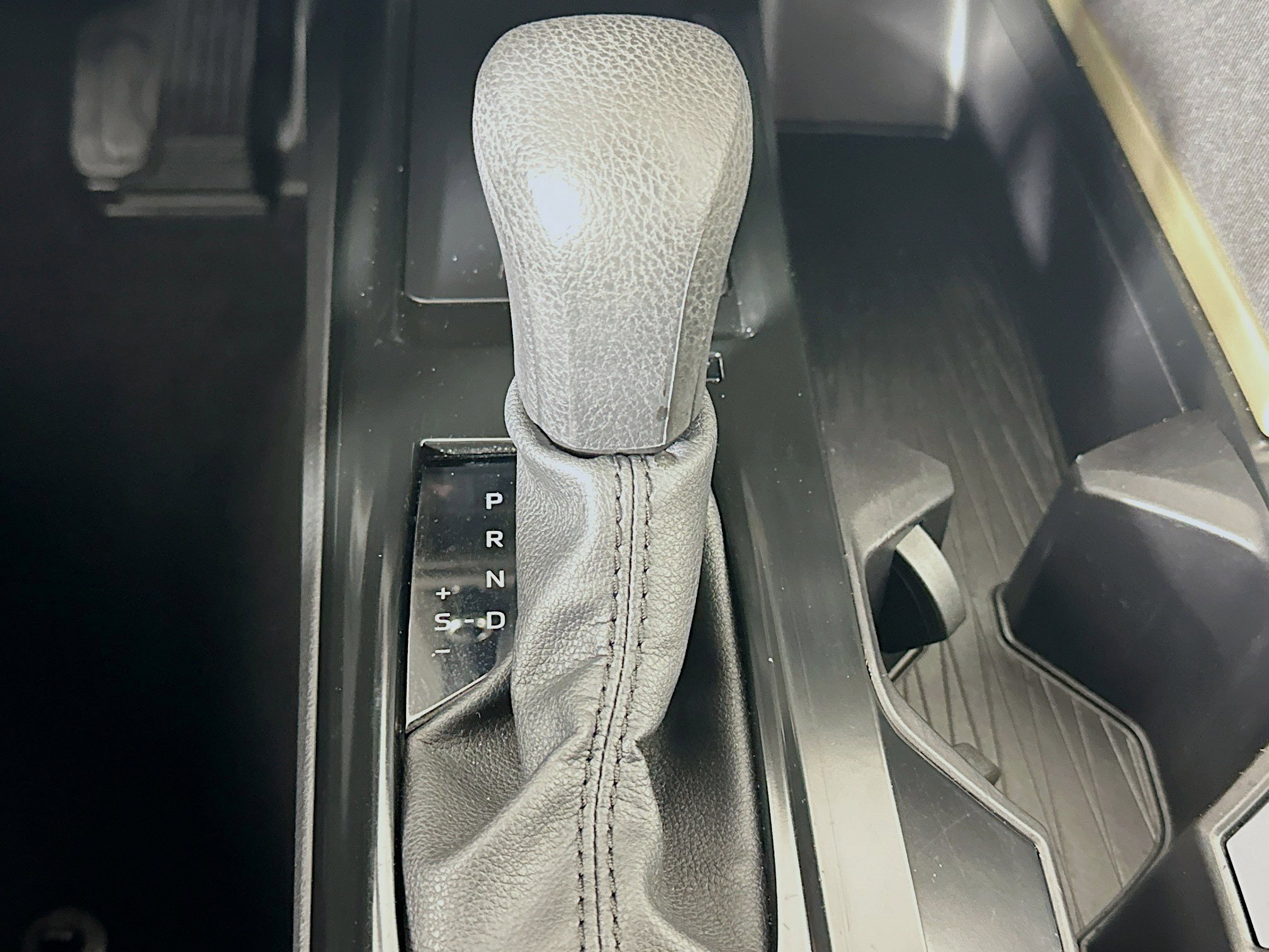 Used 2025 Toyota Camry LE image 24