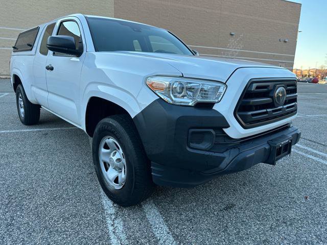 Used 2018 Toyota Tacoma SR image 24