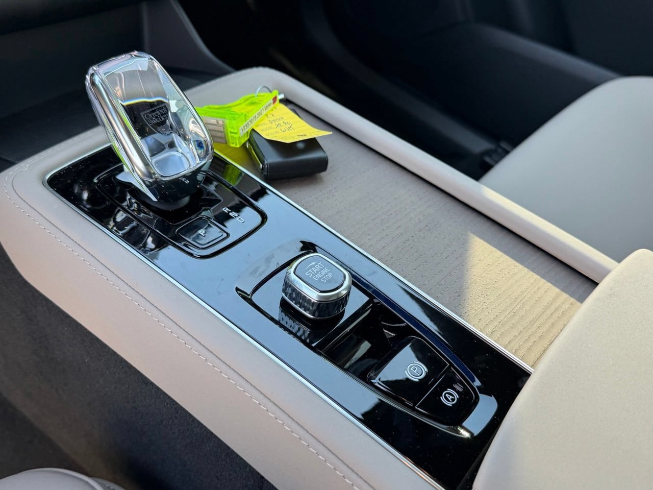 New 2027 Volvo XC90 B6 Plus AWD/4WD image 15
