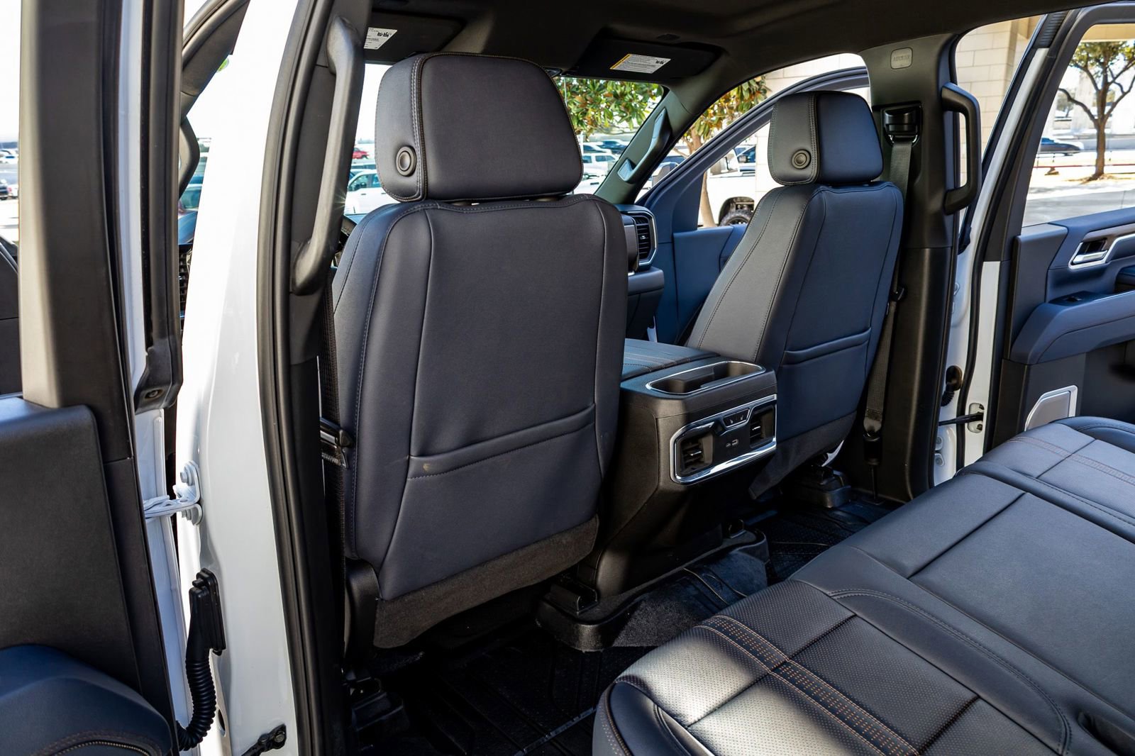 Used 2025 Chevrolet Silverado 2500 High Country w/ Technology Package image 33