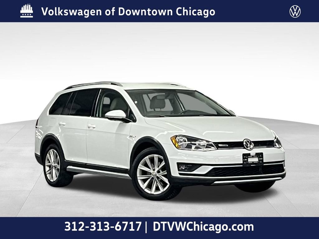 Used 2017 Volkswagen Golf Alltrack S image 1