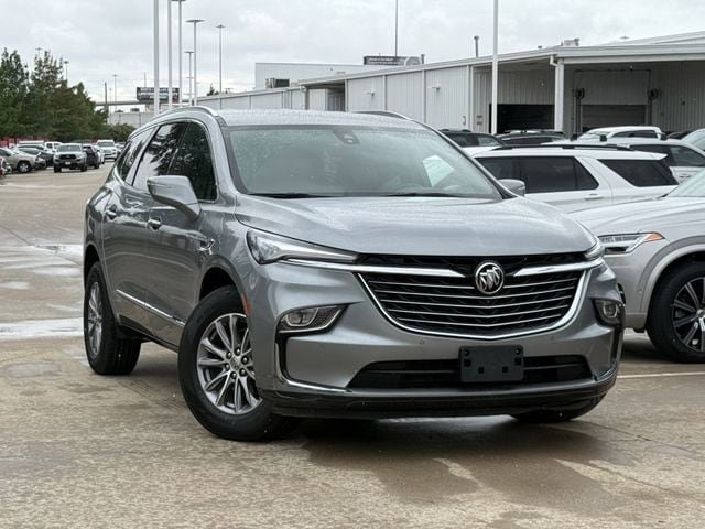 Used 2024 Buick Enclave Premium AWD/4WD image 2