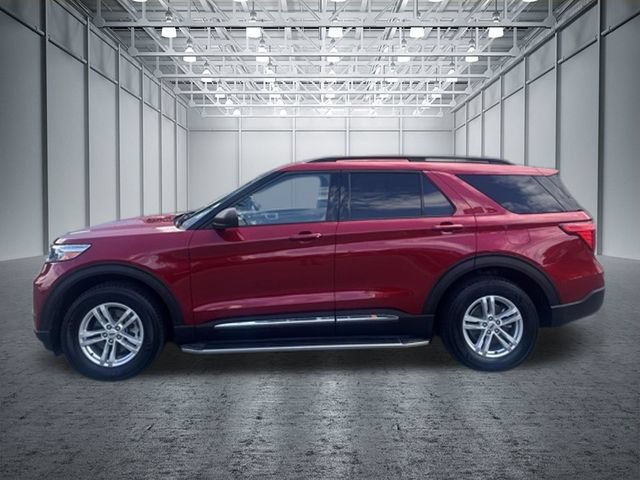 Used 2022 Ford Explorer XLT w/ Equipment Group 202A AWD/4WD image 3