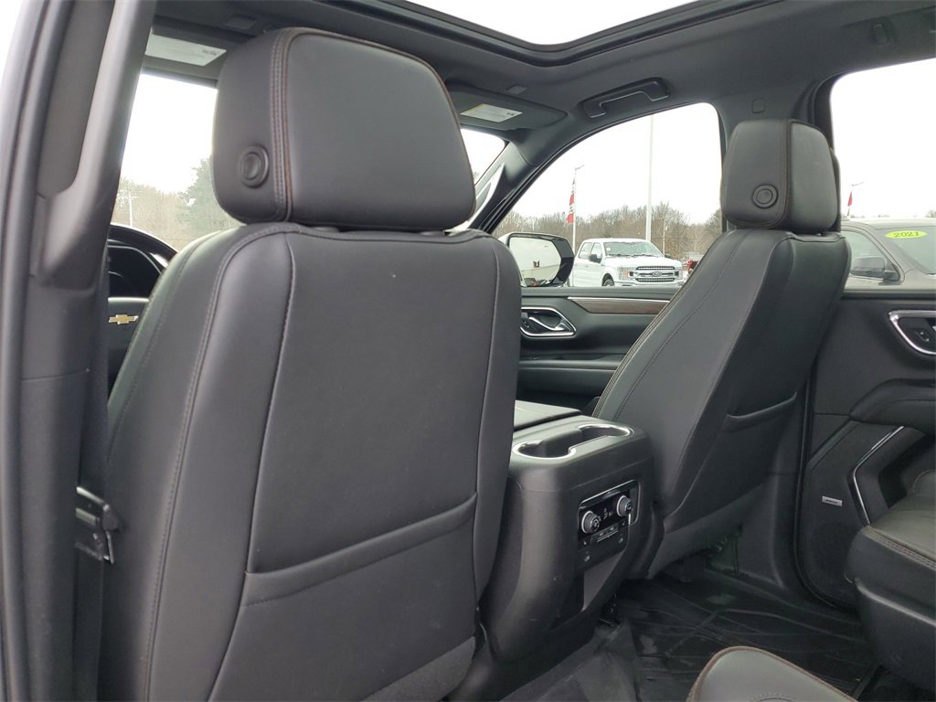 Used 2023 Chevrolet Suburban High Country image 33