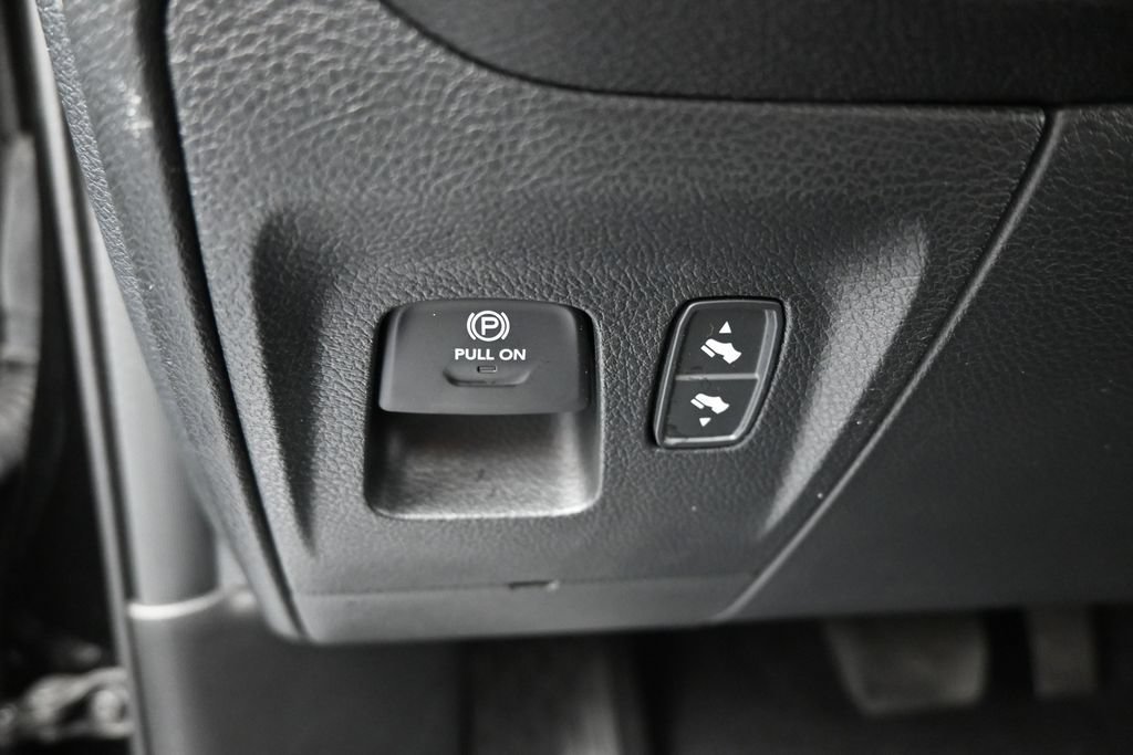 Used 2025 RAM 1500 Big Horn AWD/4WD image 13