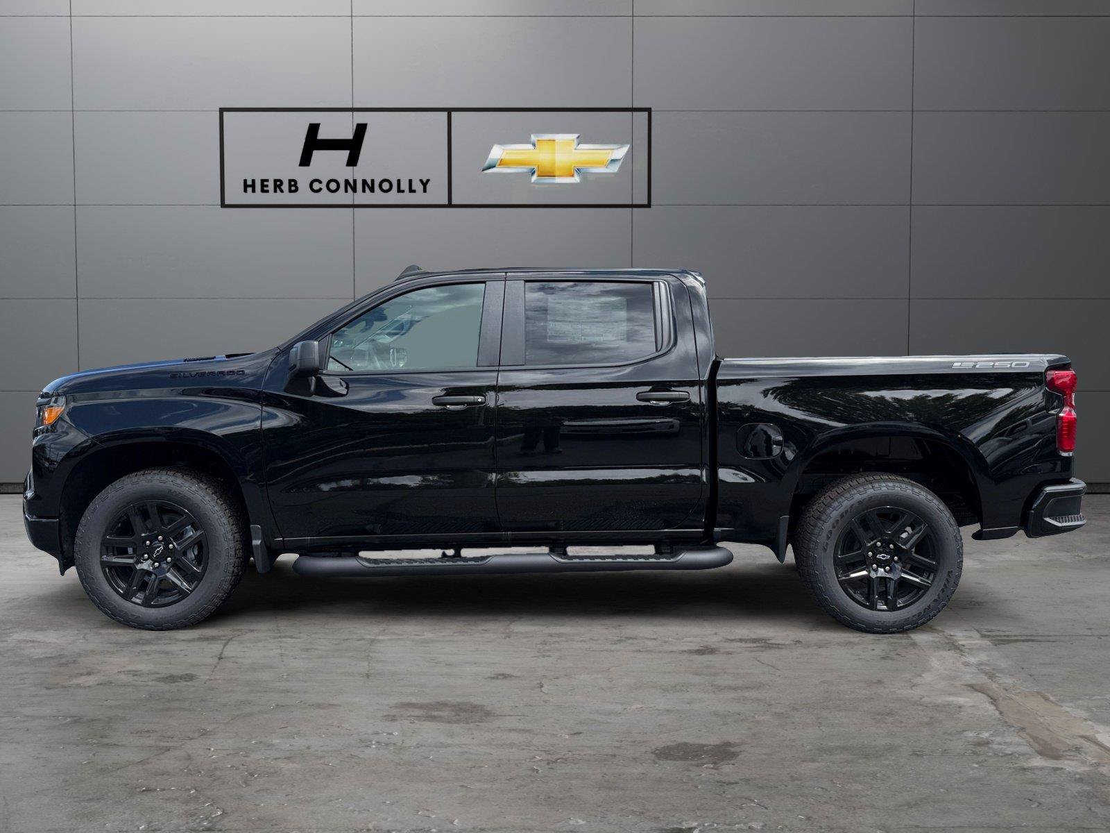 New 2026 Chevrolet Silverado 1500 Custom AWD/4WD video 2