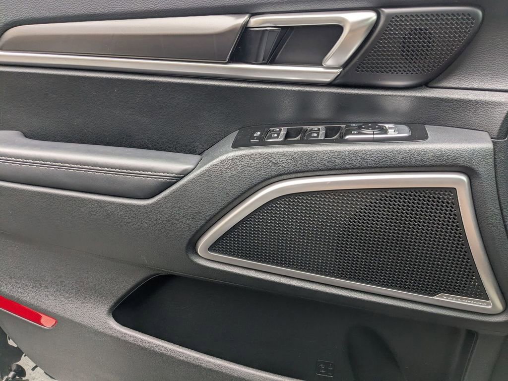 Used 2025 Kia Telluride S image 11