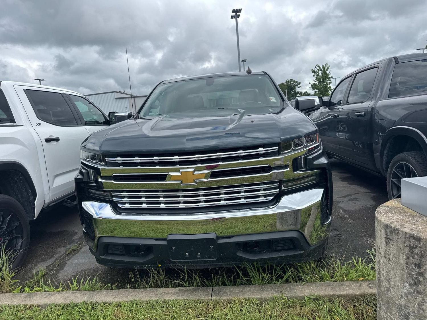 Used 2019 Chevrolet Silverado 1500 LT w/ All-Star Edition AWD/4WD image 6