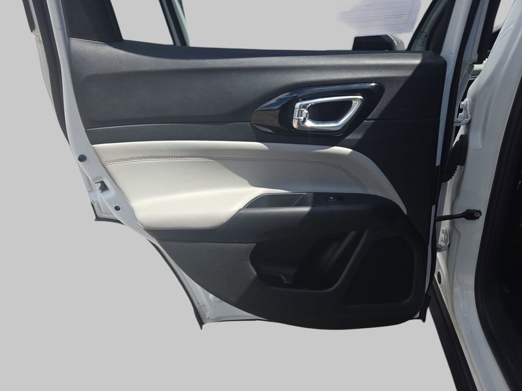 Used 2022 Jeep Compass Limited image 16