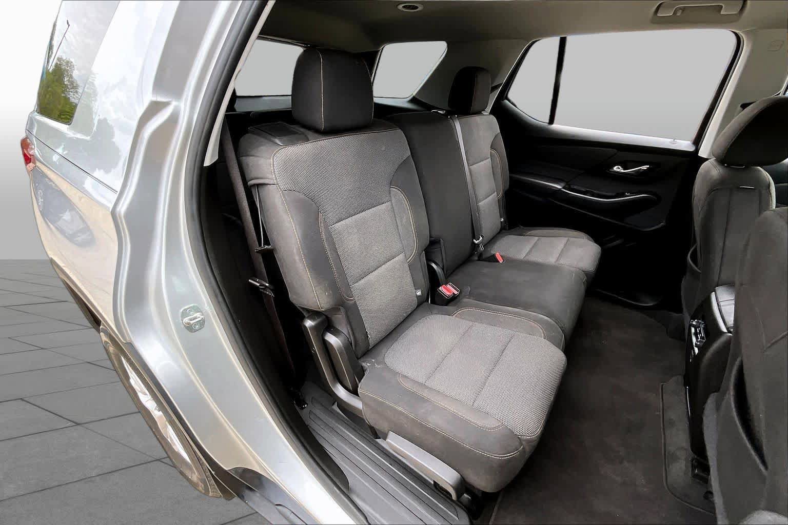 Used 2019 Chevrolet Traverse LS w/ LPO, Blackout Package FWD image 19