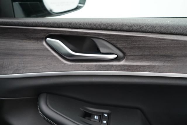 Used 2022 Jeep Grand Cherokee Limited 4xe image 72