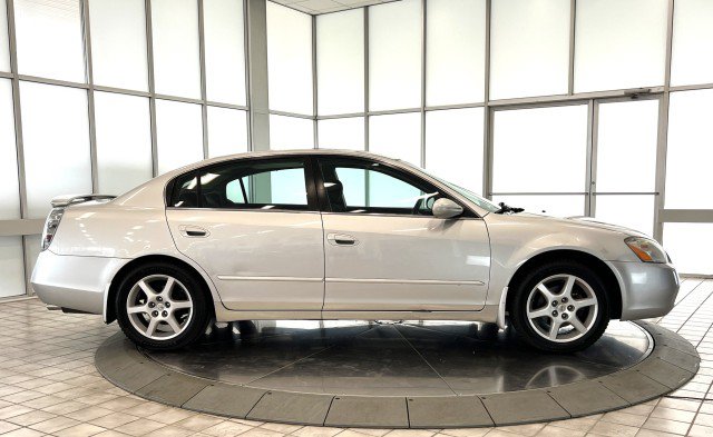 Used 2003 Nissan Altima 3.5 SE FWD image 8