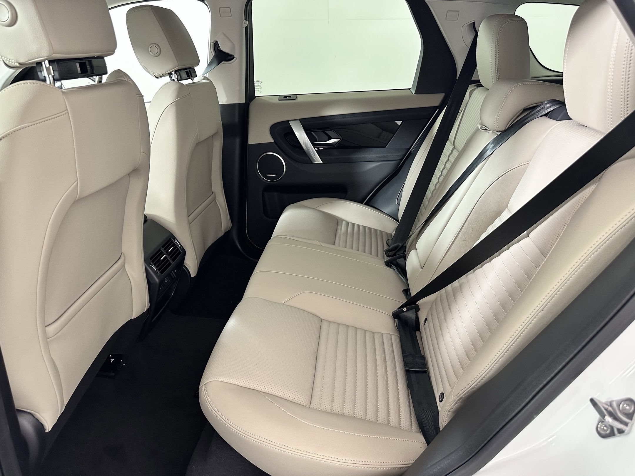 Certified 2025 Land Rover Discovery Sport S AWD/4WD image 11