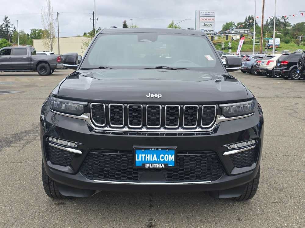 Used 2024 Jeep Grand Cherokee Limited AWD/4WD image 8