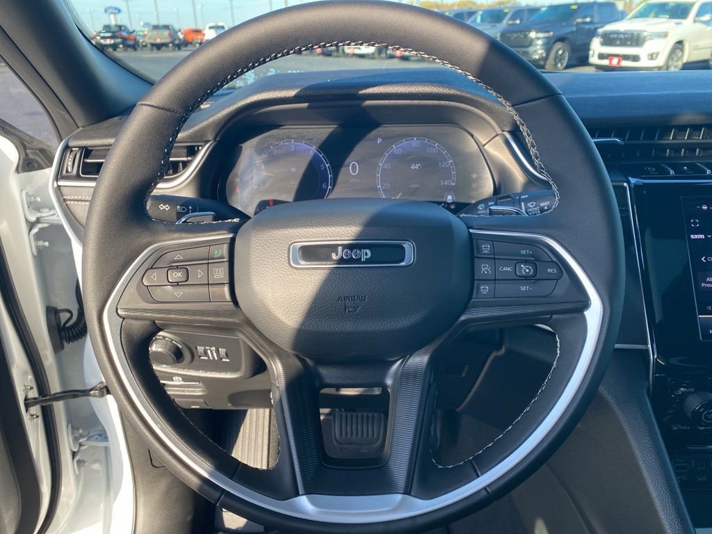 New 2025 Jeep Grand Cherokee L Altitude image 16