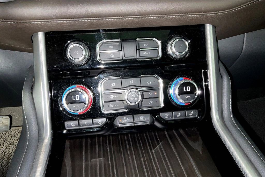 Used 2022 GMC Yukon Denali w/ Denali Premium Package image 33