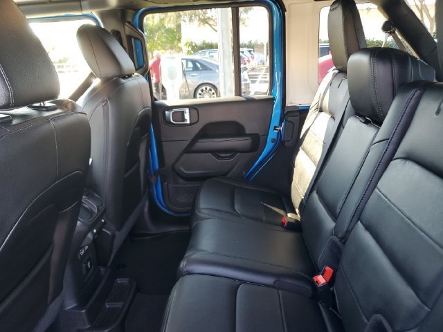 Used 2022 Jeep Wrangler Unlimited Sahara AWD/4WD image 14