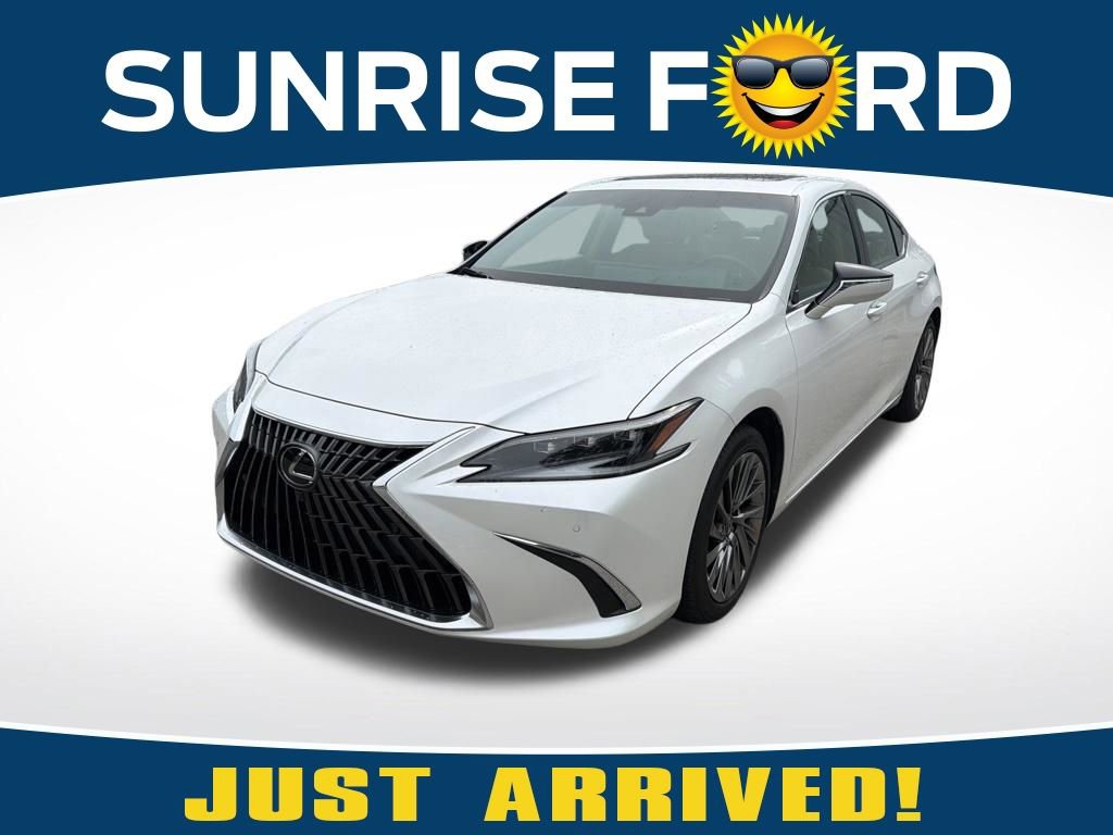 Used 2024 Lexus ES 300h Ultra Luxury w/ Accessory Package (Z2)