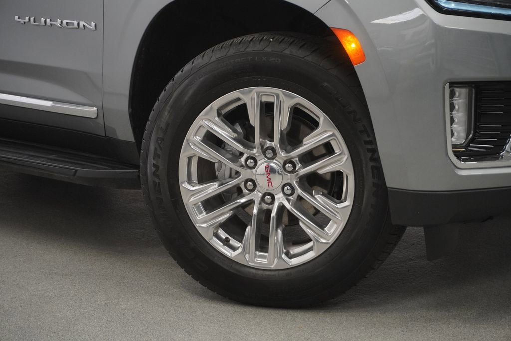 Used 2024 GMC Yukon SLT w/ SLT Premium Package AWD/4WD image 4