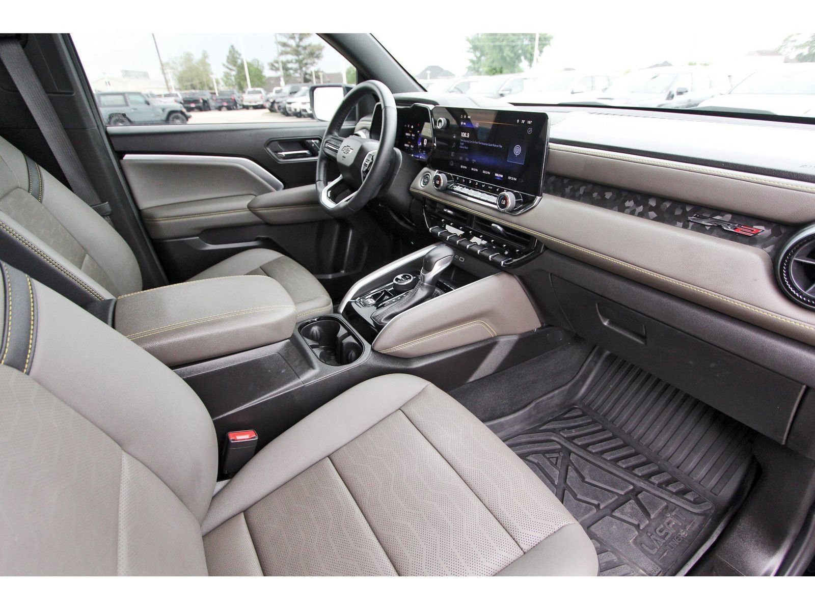 Used 2025 Chevrolet Colorado ZR2 w/ Technology Package AWD/4WD image 28