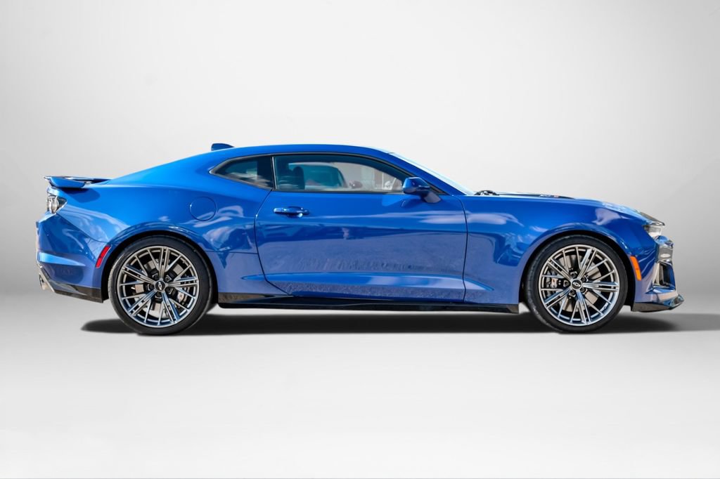 Used 2022 Chevrolet Camaro ZL1 RWD image 5