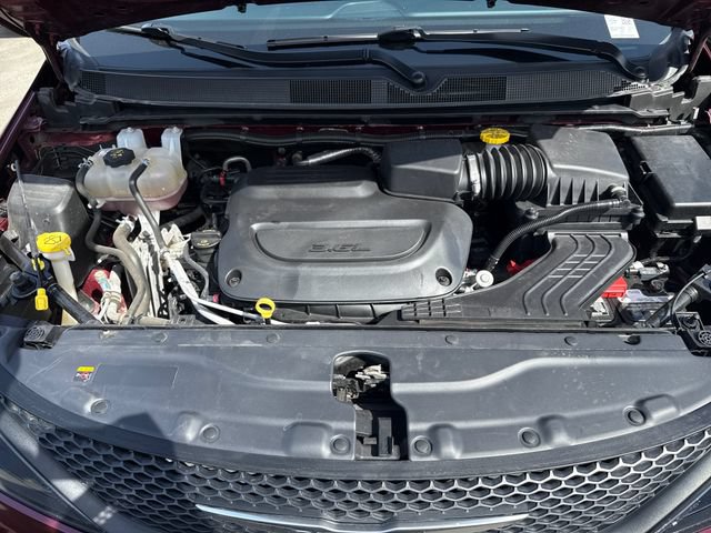 Used 2023 Chrysler Voyager LX FWD image 28