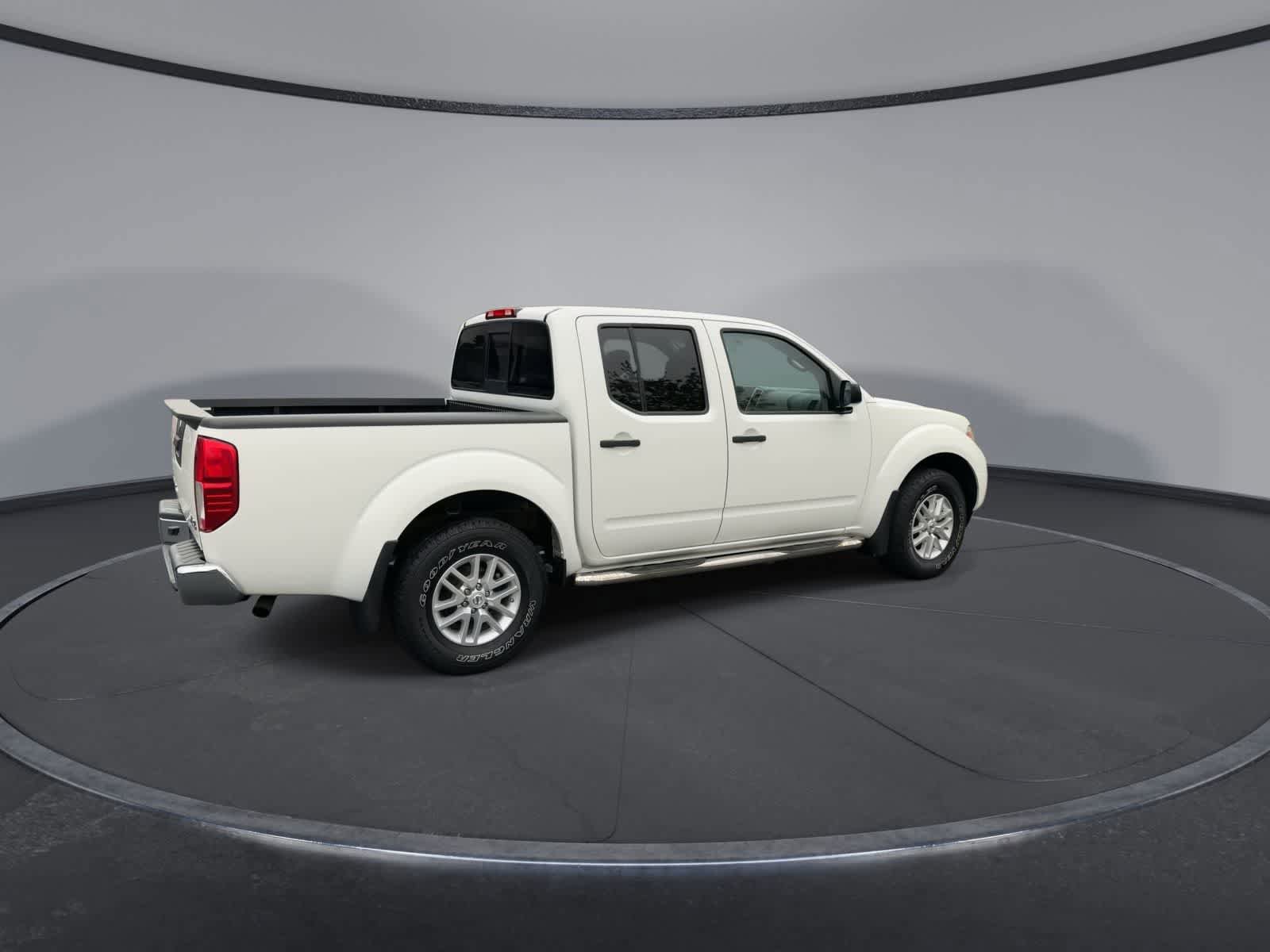 Used 2018 Nissan Frontier SV AWD/4WD image 8