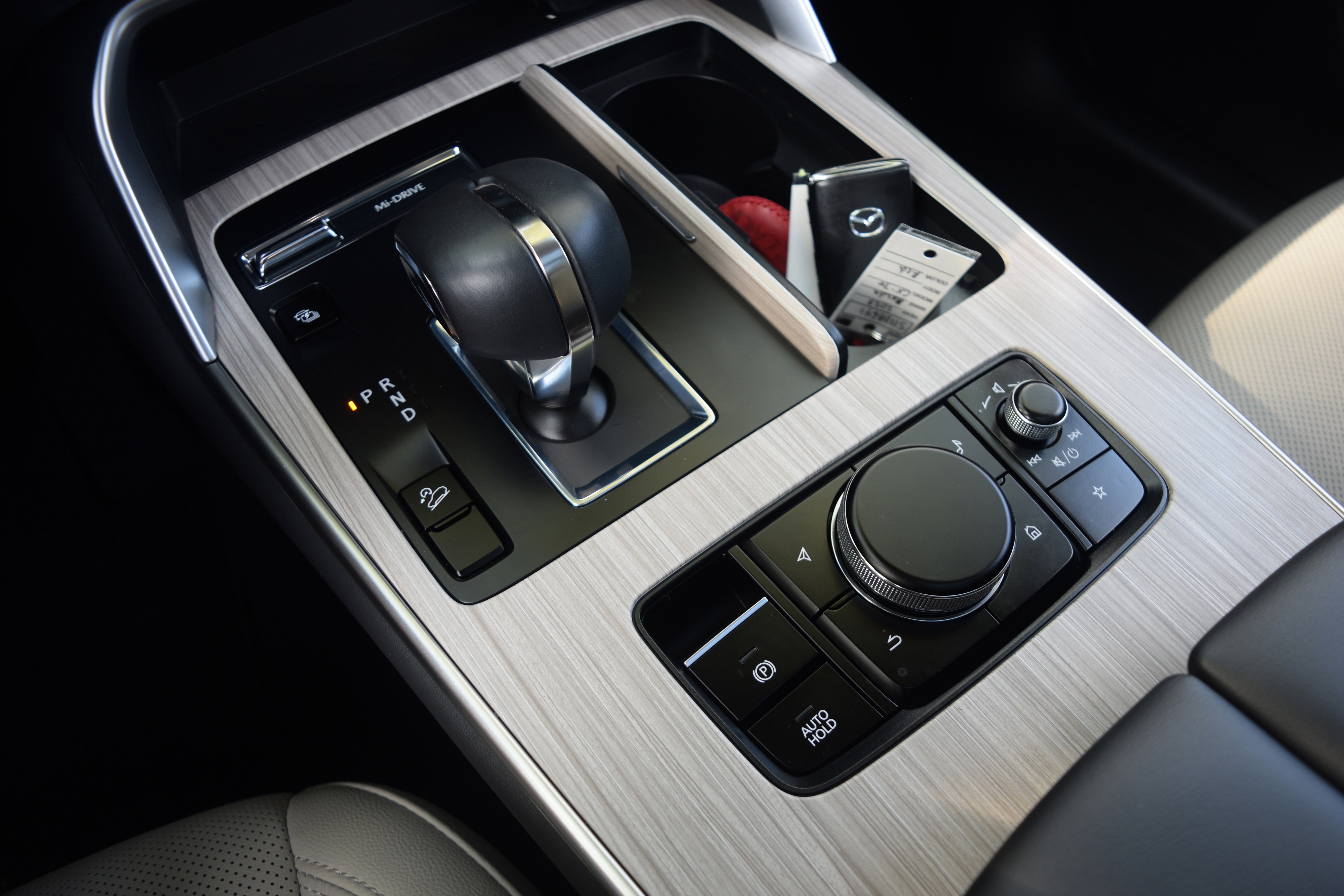 Used 2025 MAZDA CX-70 Plug-In Hybrid w/ Premium Pkg image 12