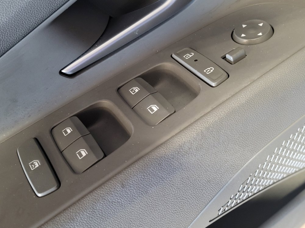 Used 2024 Hyundai Elantra SEL image 27