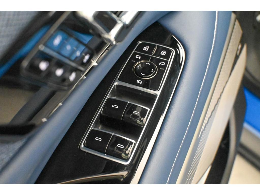 New 2026 Cadillac Optiq Luxury 2 image 18