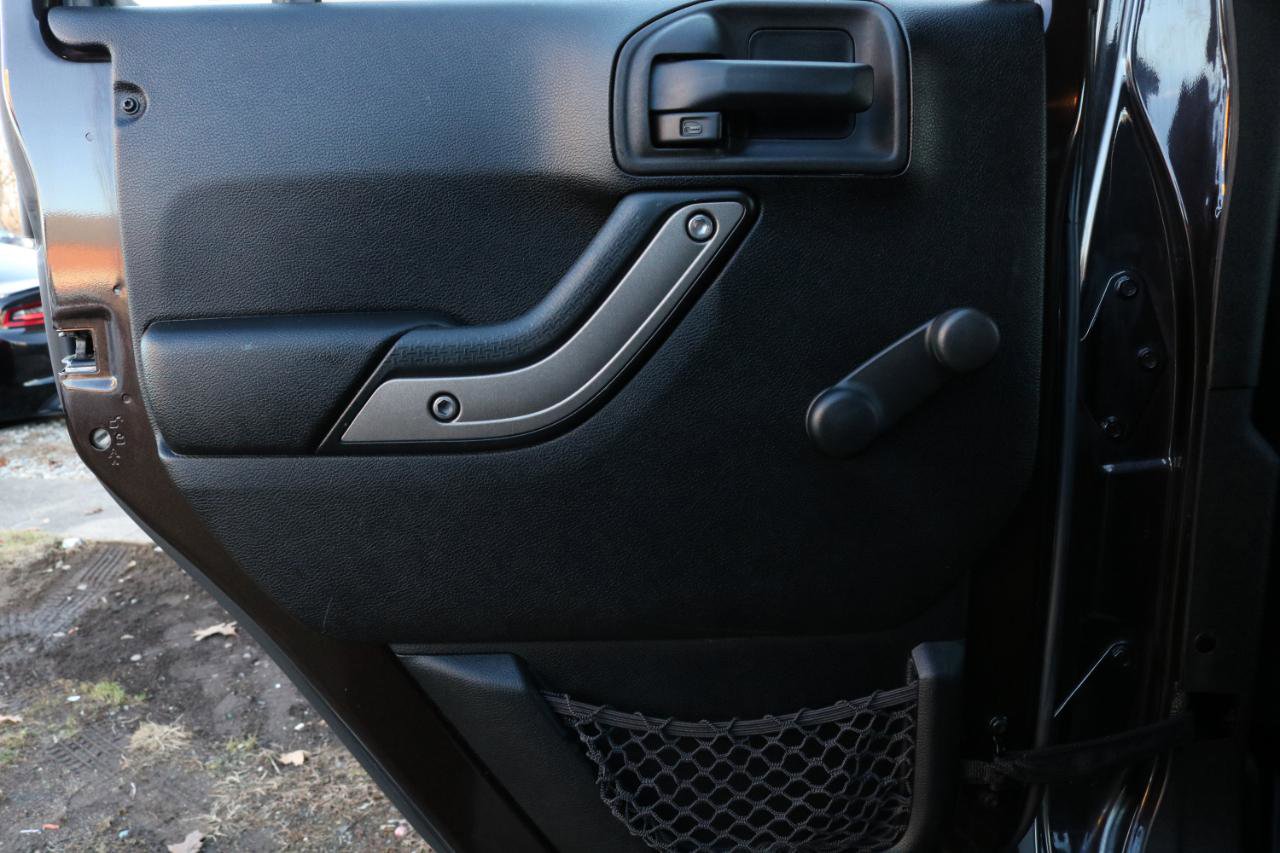 Used 2013 Jeep Wrangler Unlimited Sport image 29