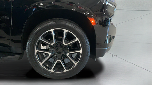 Used 2022 Chevrolet Tahoe RST w/ Luxury Package AWD/4WD image 21