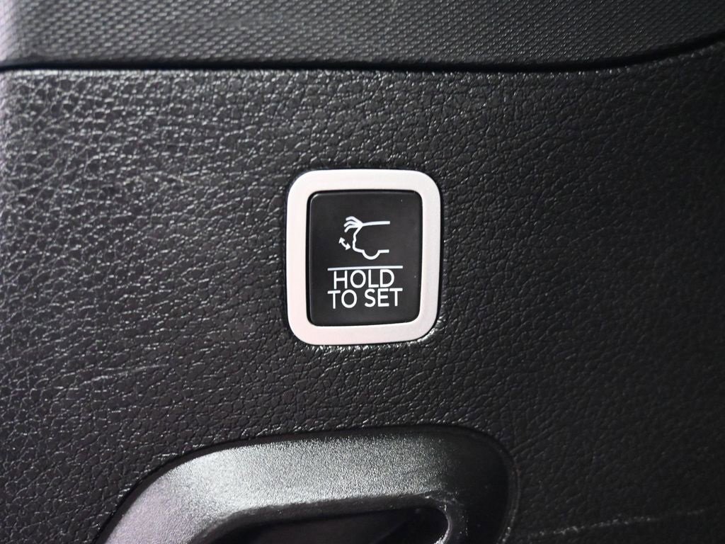 Used 2024 Jeep Wagoneer Series II w/ Flexible Seating Group image 14