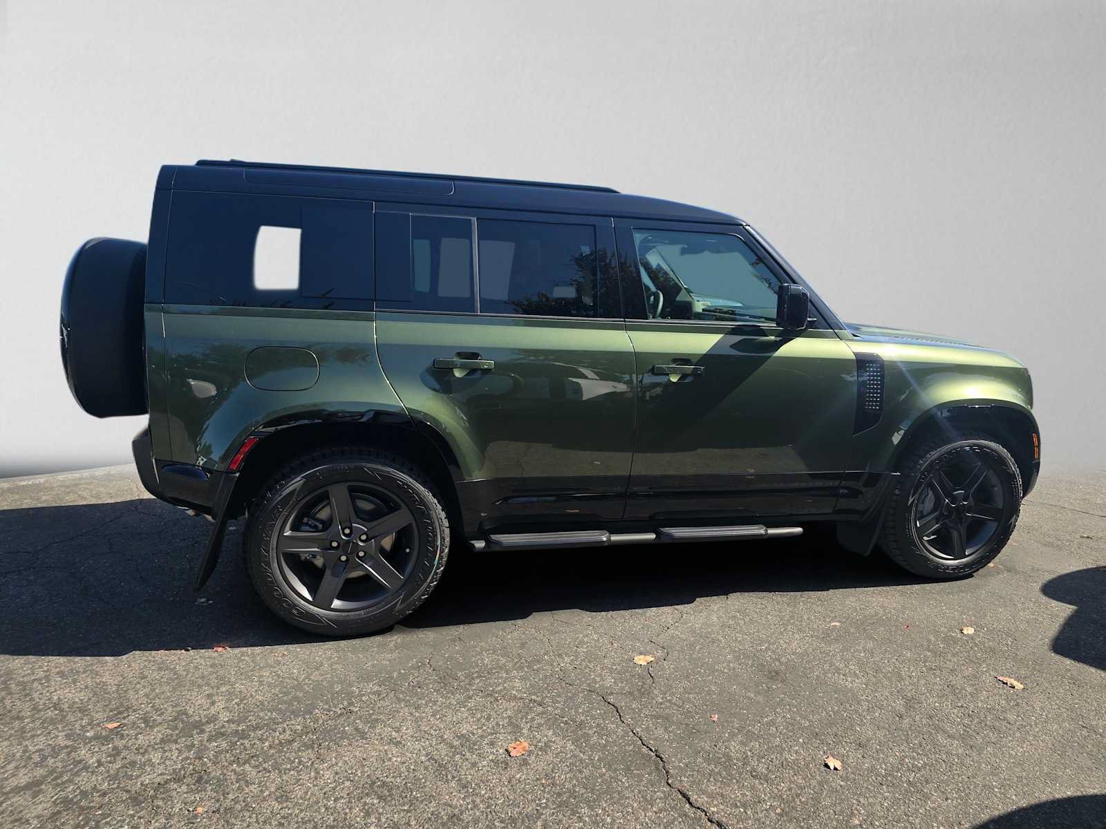 New 2026 Land Rover Defender 110 X-Dynamic SE AWD/4WD image 6