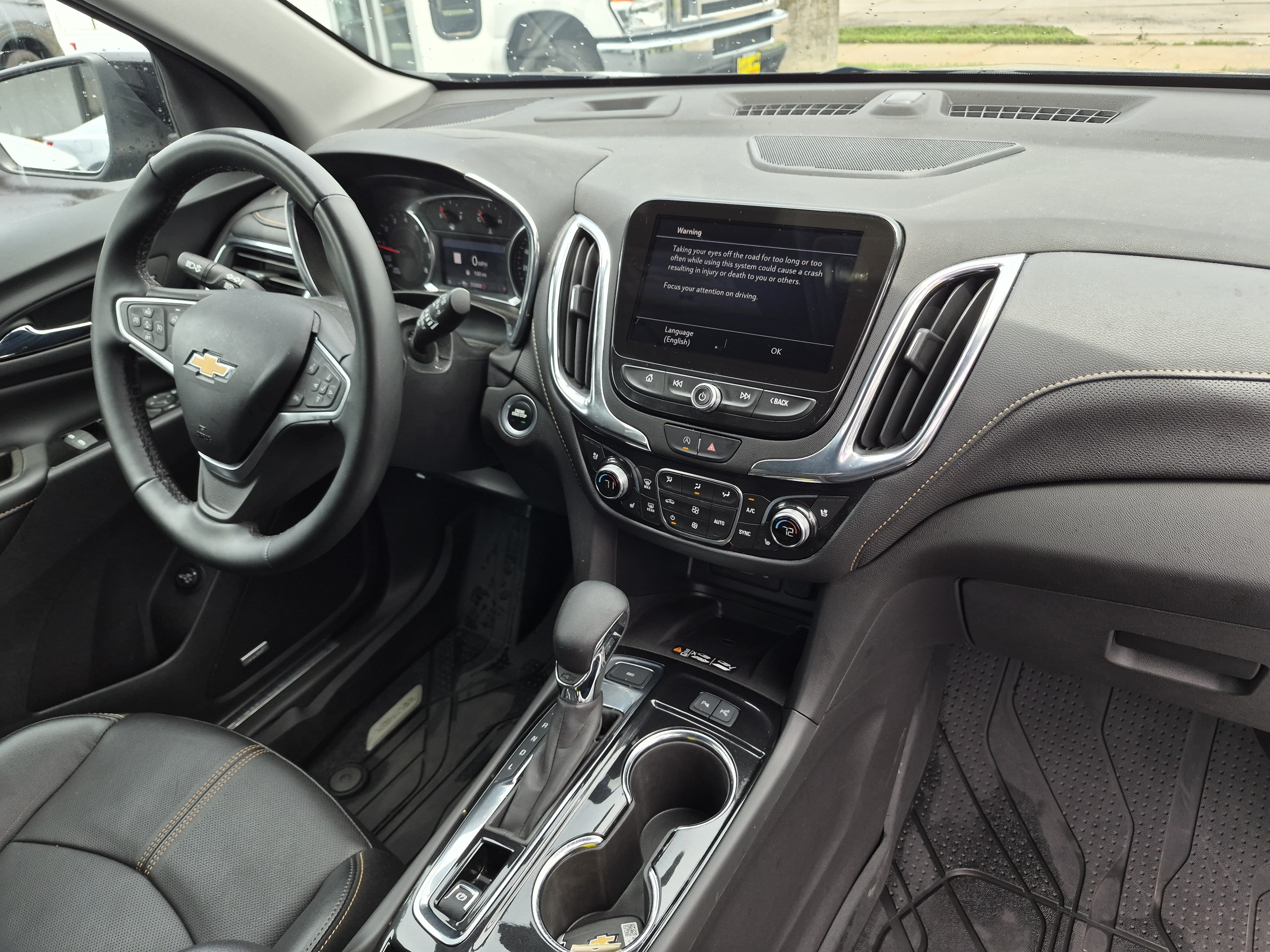Used 2023 Chevrolet Equinox Premier AWD/4WD image 16