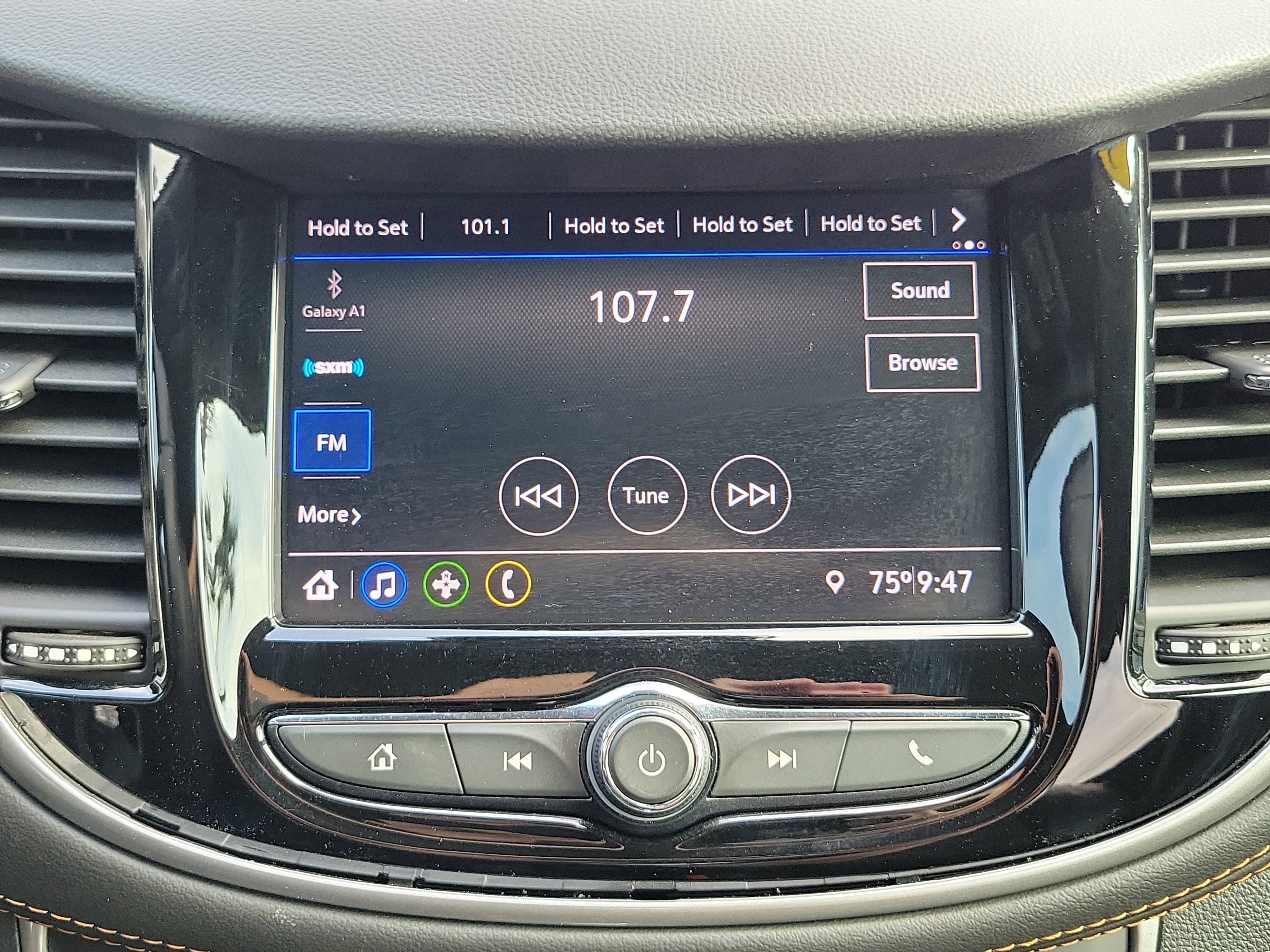 Used 2022 Chevrolet Trax LT w/ Redline Edition image 31