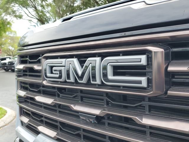 Used 2025 GMC Sierra 2500 AT4X AWD/4WD image 6