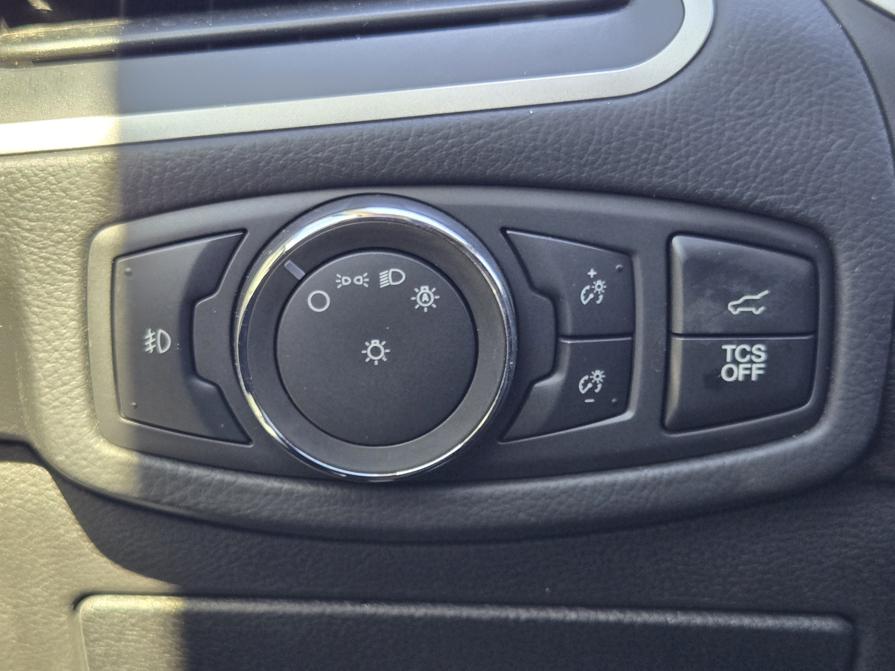 Used 2020 Ford Edge SEL w/ Convenience Package FWD image 24